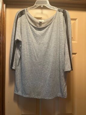 Old Navy Gray Long Sleeve Top with Black Shoulder Stripes